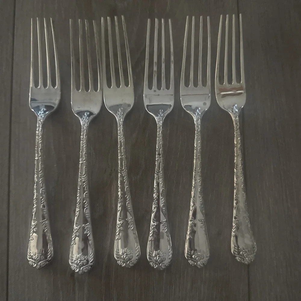 Wm Rogers & Son International Silver Silverplate Enchanted Rose 6 Dinner‎ Forks